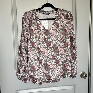 NWT BTFBM from Amazon long sleeve floral blouse medium